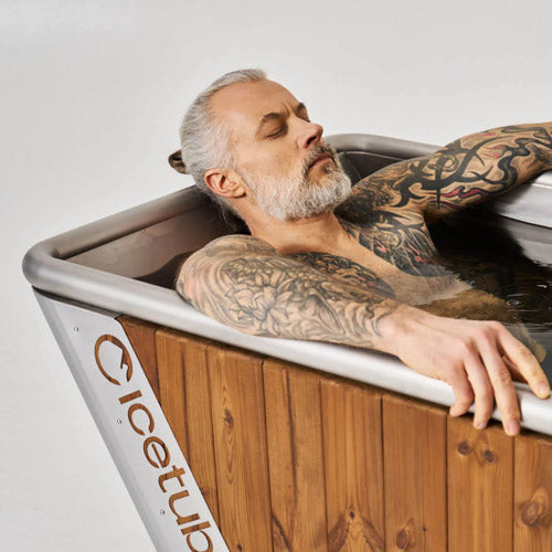 Man relaxing in Icetubs IceBath cold therapy